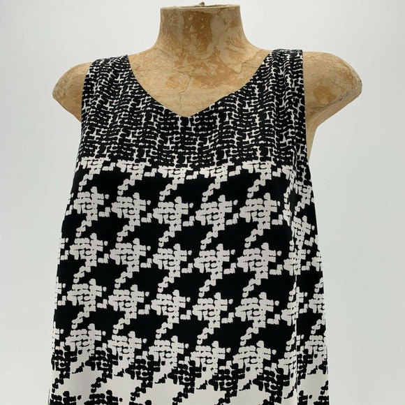 CAbi Black White Broken Check Houndstooth Top Medium #3090 Sleeveless Womens - Picture 3 of 9